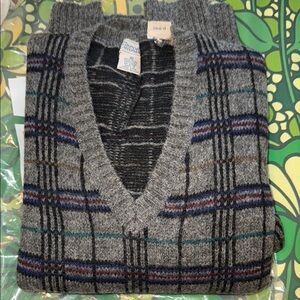 Corporate women 100% wool Shetland sweater V-neck Gray Plaid  Sweater